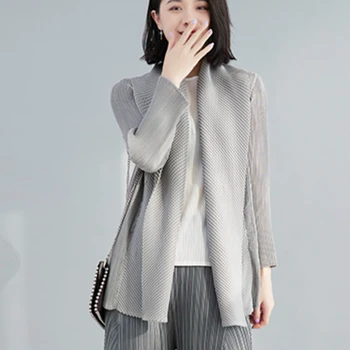 Жена плиссированный кратък тренч Miyake 2023, пролет-годишният универсален обикновен свободен жилетка, модно палто