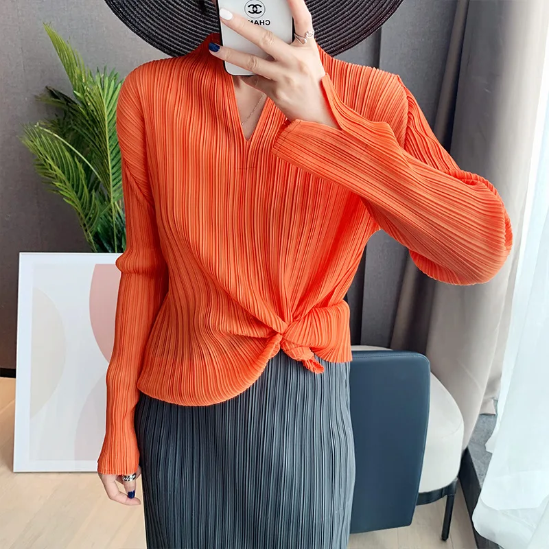 Оранжев съкратен отгоре с V-образно деколте от Miyake Есен 2023, Лятна однотонная ежедневни дамски корейската мода эстетичная тениска с дълъг ръкав