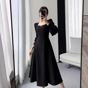 Нова дамски дрехи за пролетта и лятото на 2023 Модно рокля с черен квадратна яка 0221